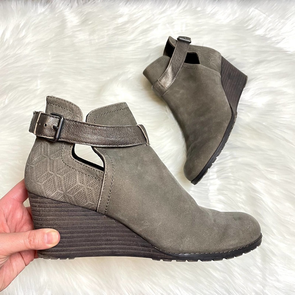 Cobb Hill Gray Suede Lucinda Wedge Booties Size 11